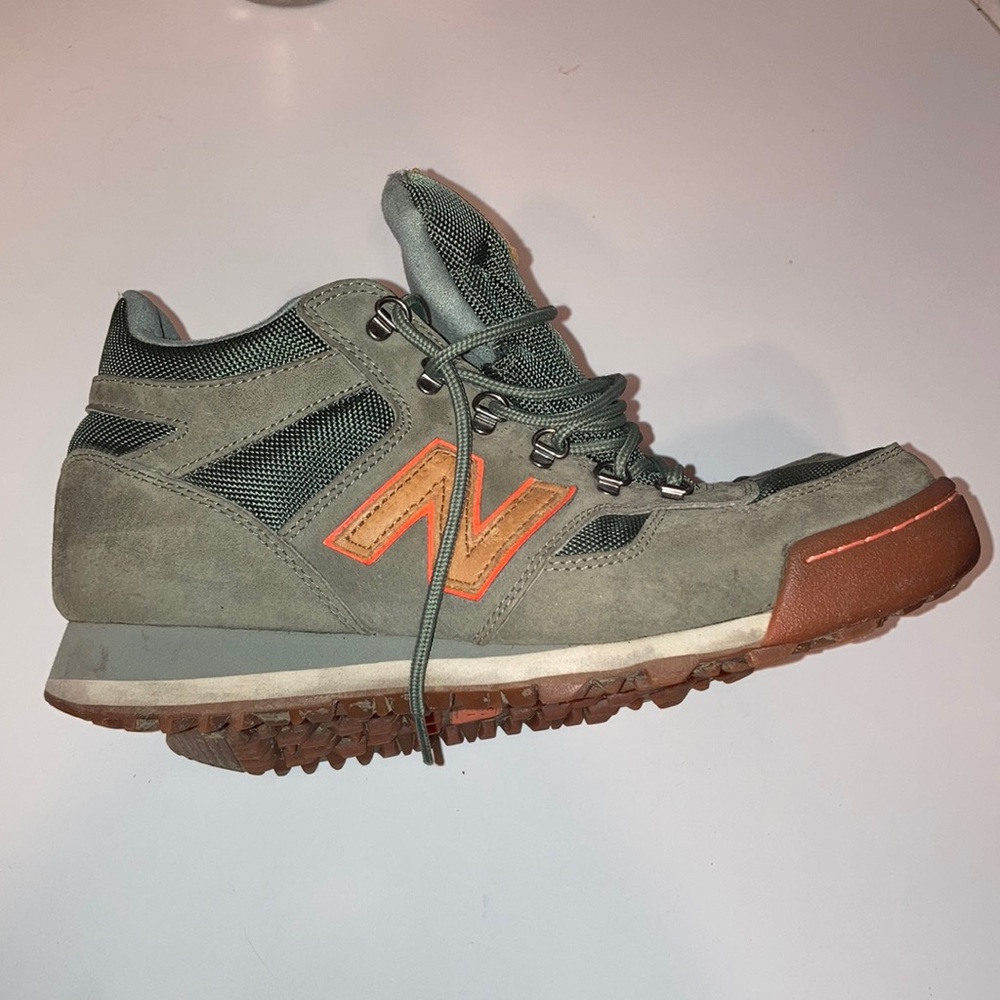 New Balance 710 Hiking Boots